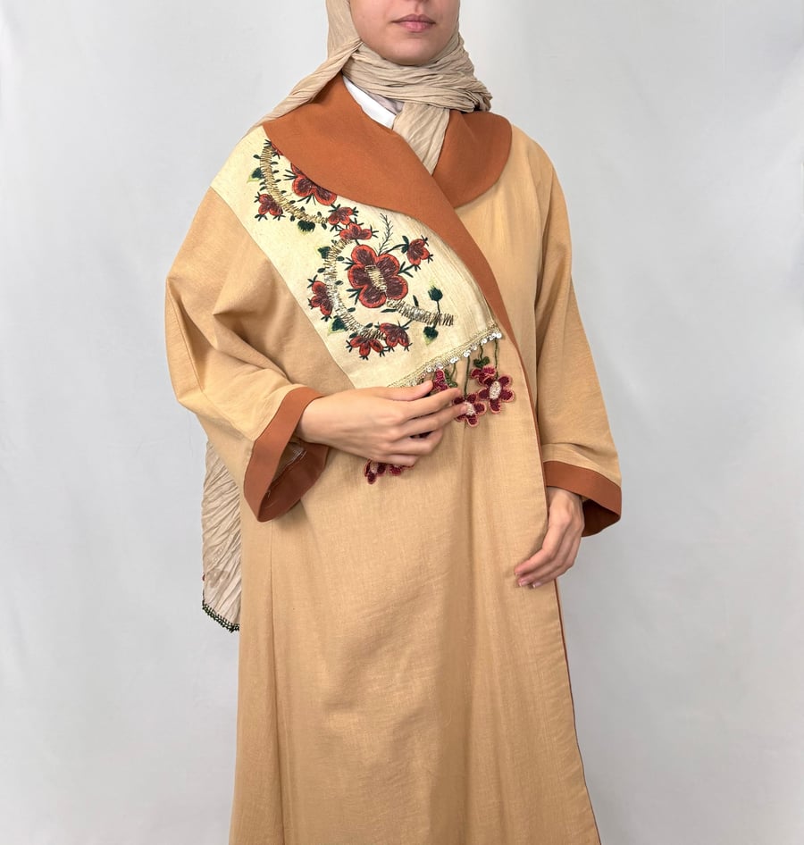 Embroidered abaya