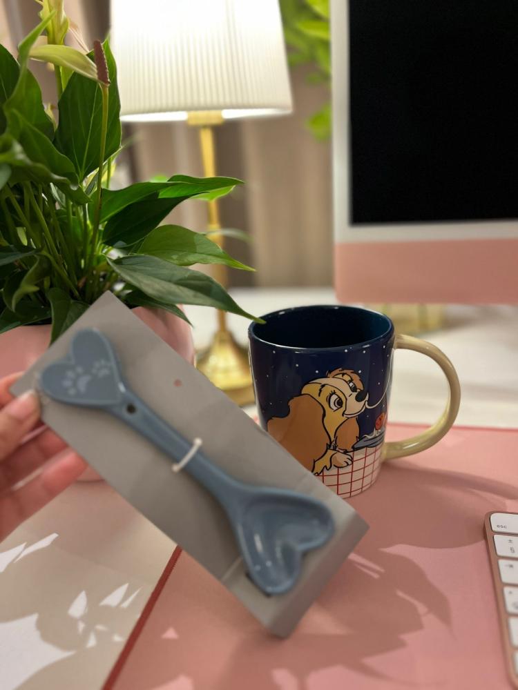 Lady Trump cup with spoon