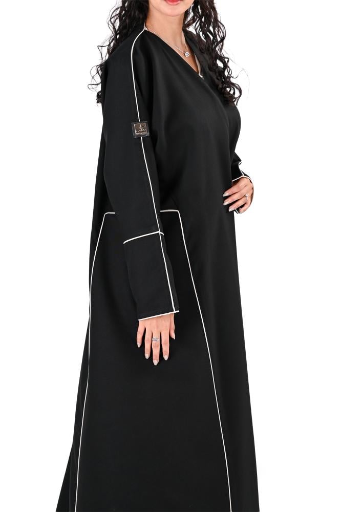 عباية كلوش بقيطان ابيض