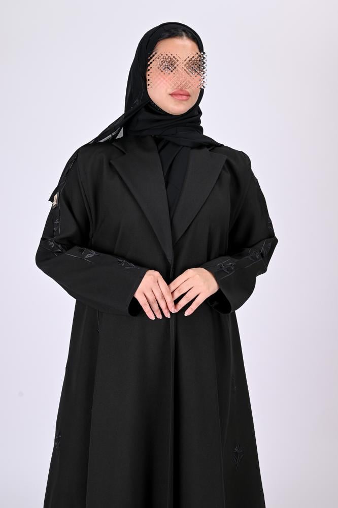 عباية كلوش بتطريز اسود