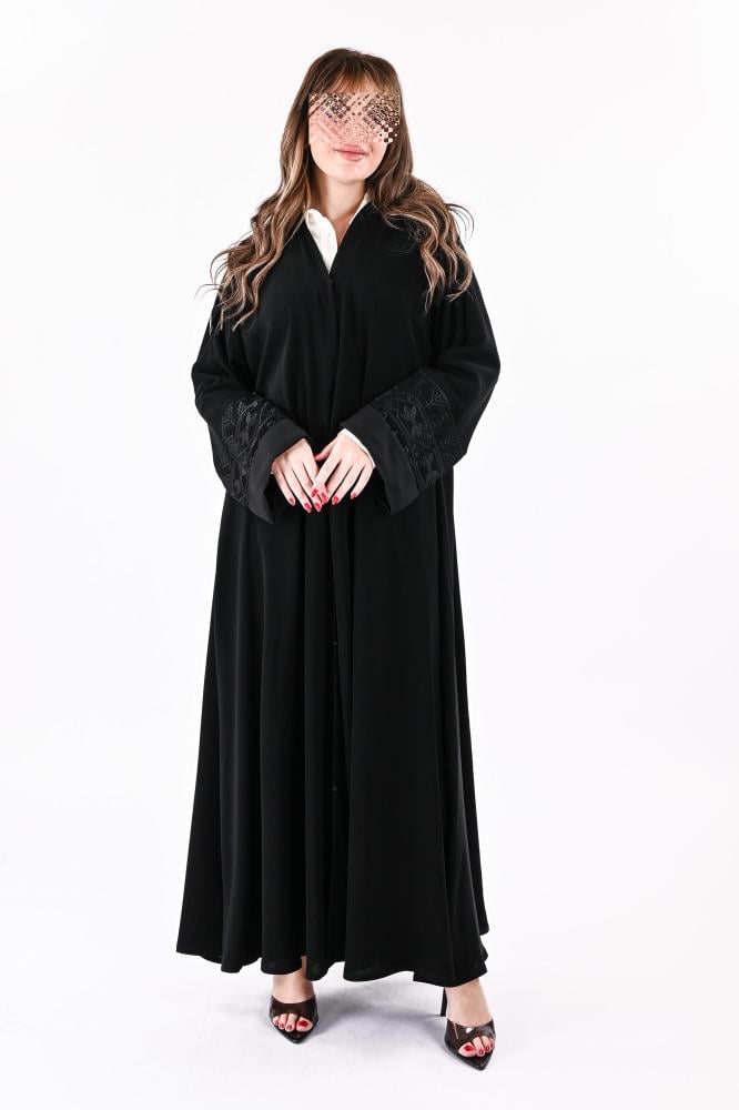 عباية كريب بتطريز اسود