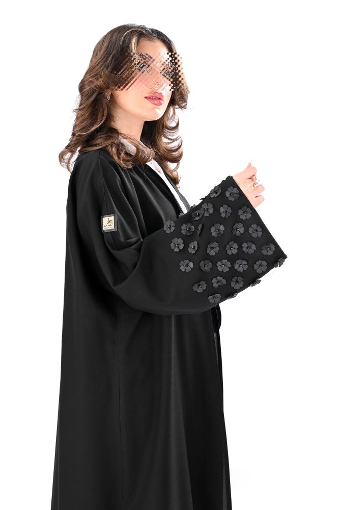 عباية كريب بورود على الاكمام