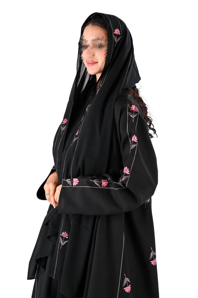 عباية كلوش بتطريز ملون