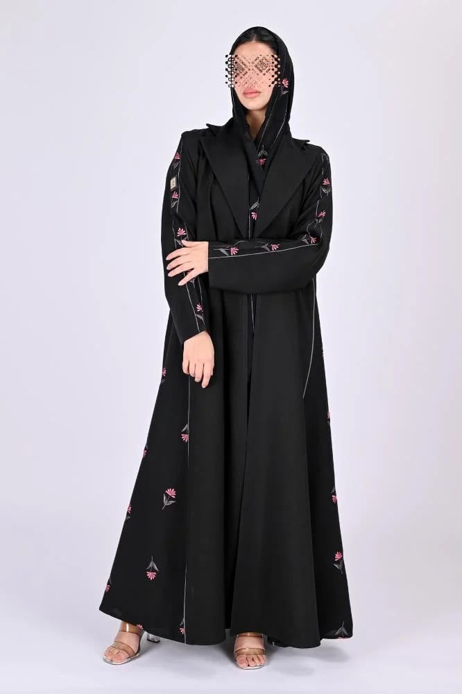 عباية كلوش بتطريز ملون