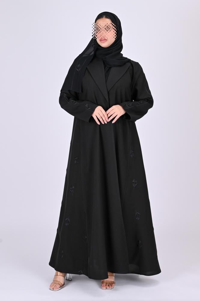عباية كلوش بتطريز اسود