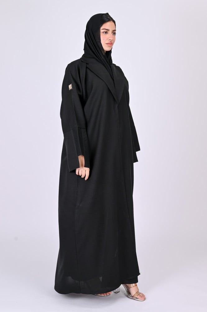 عباية كريب بتطريز اسود