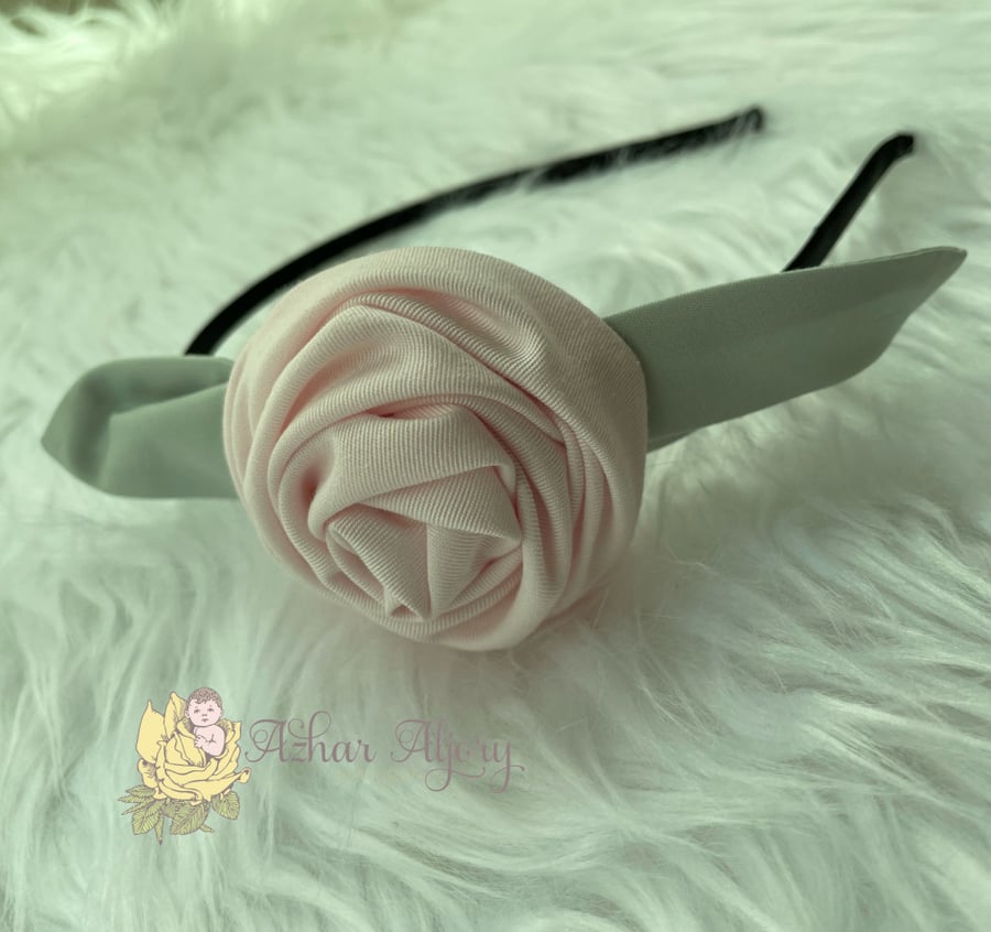 طوق جوري وردي