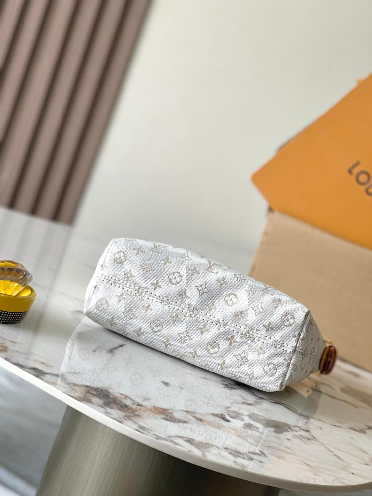 حقيبة لويس فيتون يد Hills Pochette