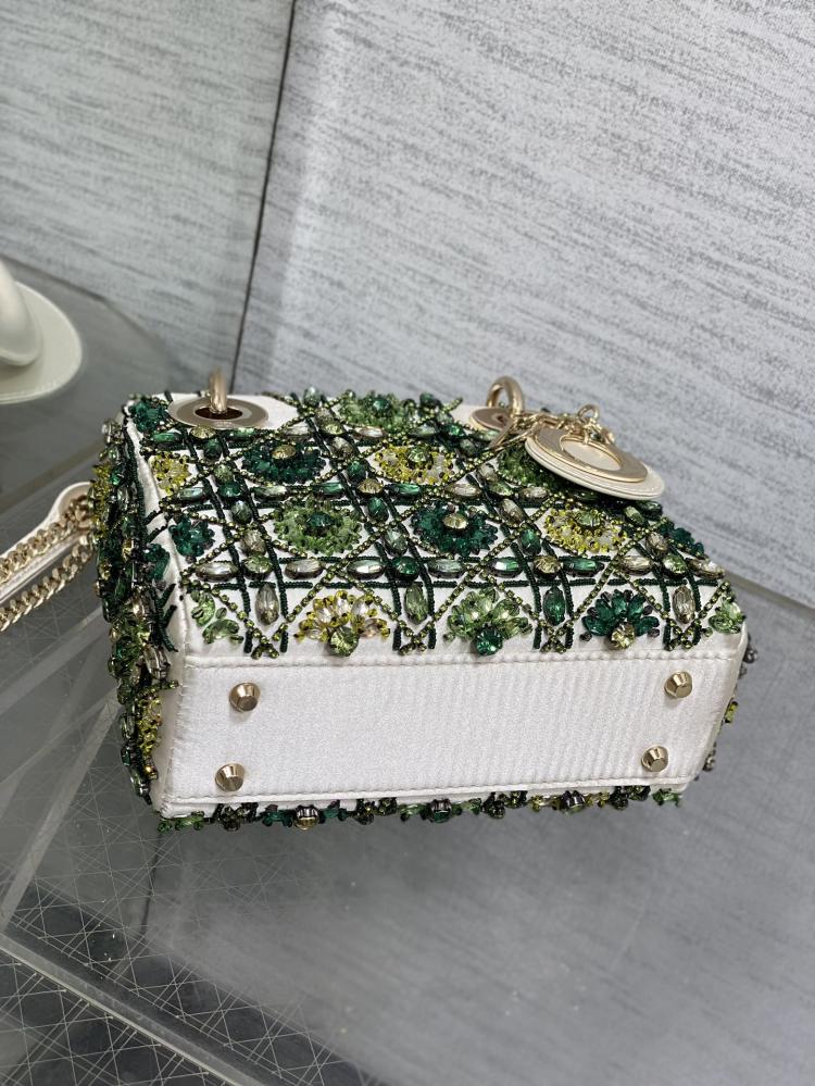 حقيبة ليدي ديور الفنية