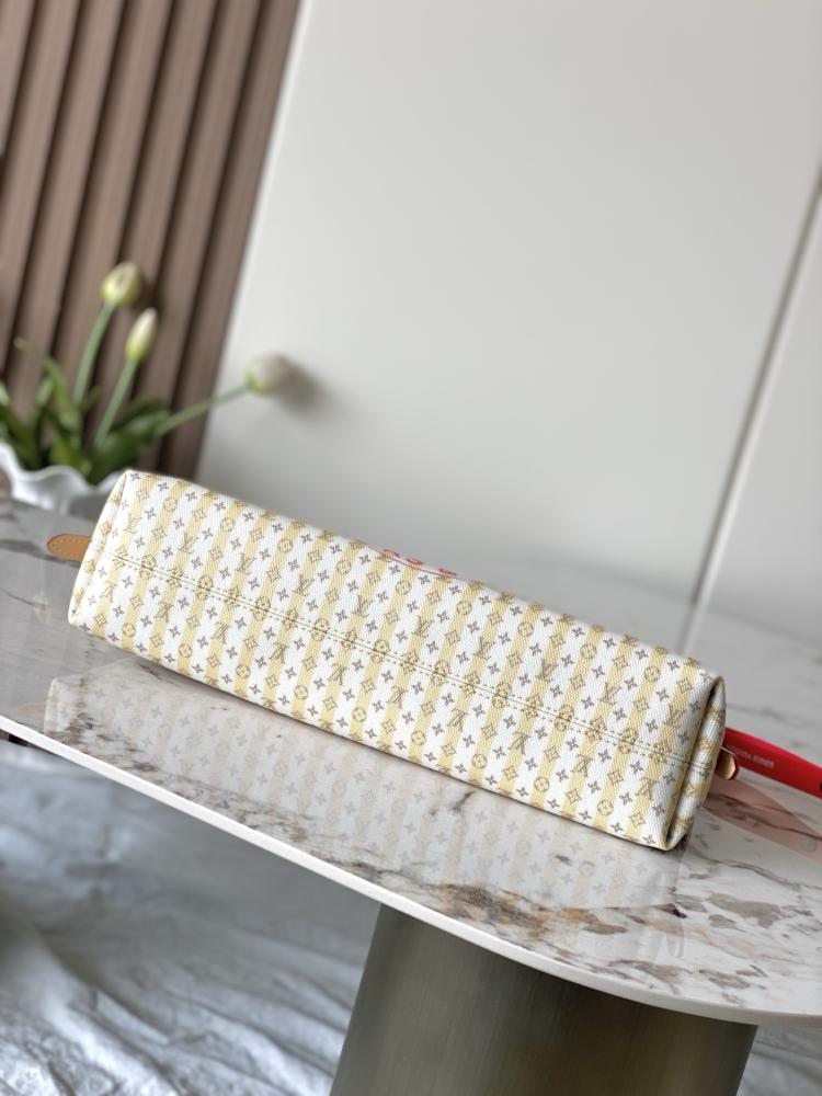 حقيبة لويس فيتون LV Stamp Carryall East West