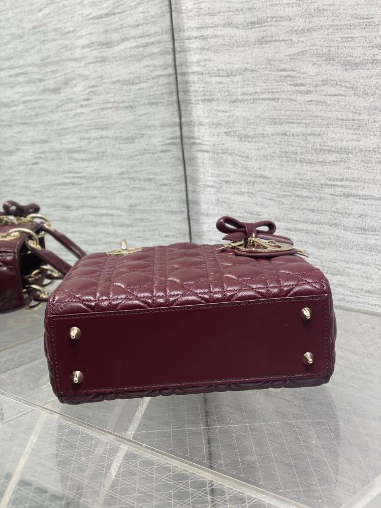 حقيبة ليدي ديور