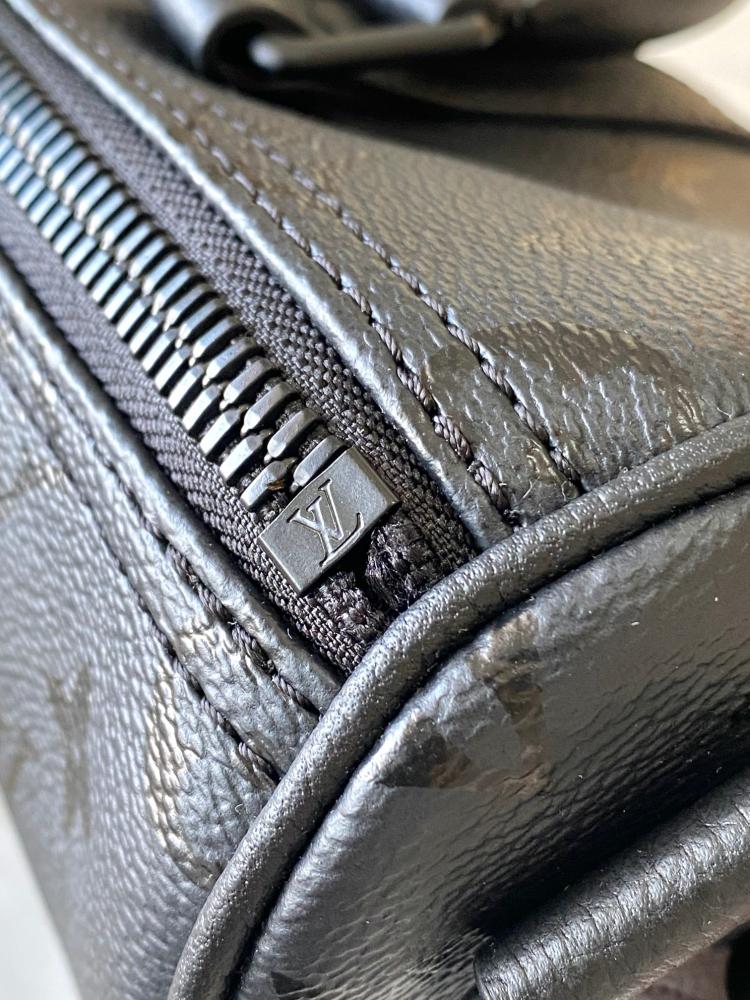 حقيبة لويس فيتون يد Keepall Bandouliere 25