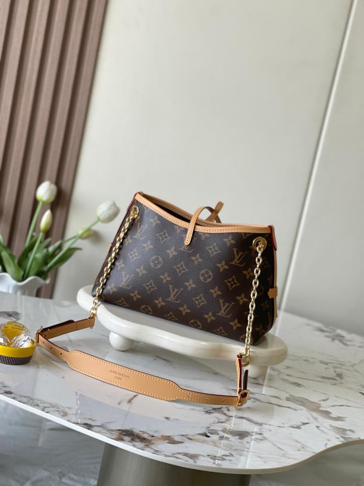 حقيبة لويس فيتون CarryAll BB