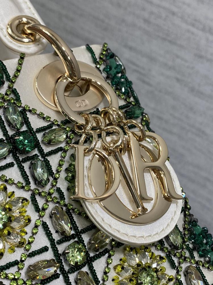 حقيبة ليدي ديور الفنية