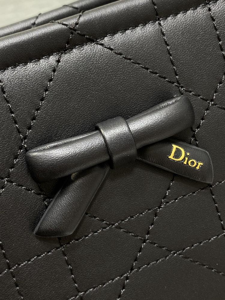 حقيبة ديور الجديدة