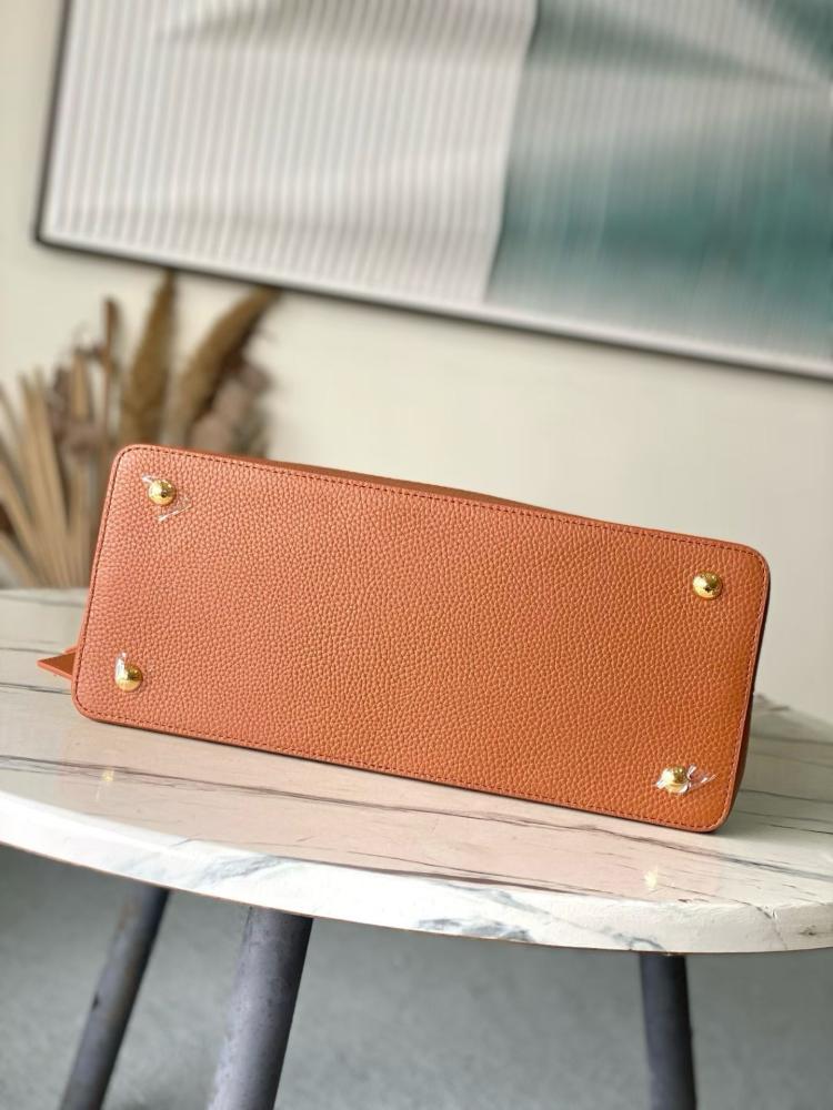 حقيبة لويس فيتون LV Capucines