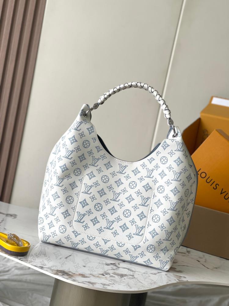 حقيبة لويس فيتون LV Carmel Mahina Taurillon