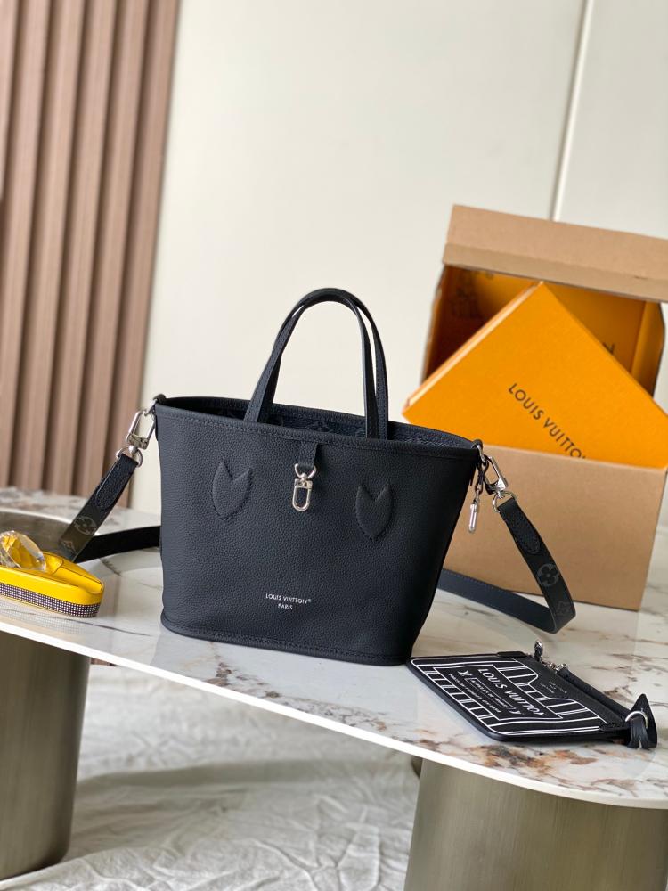 حقيبة لويس فيتون Neverfull Bandouliere Inside Out BB