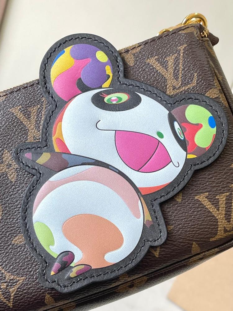 حقيبة لويس فيتون Pochette Accessoires