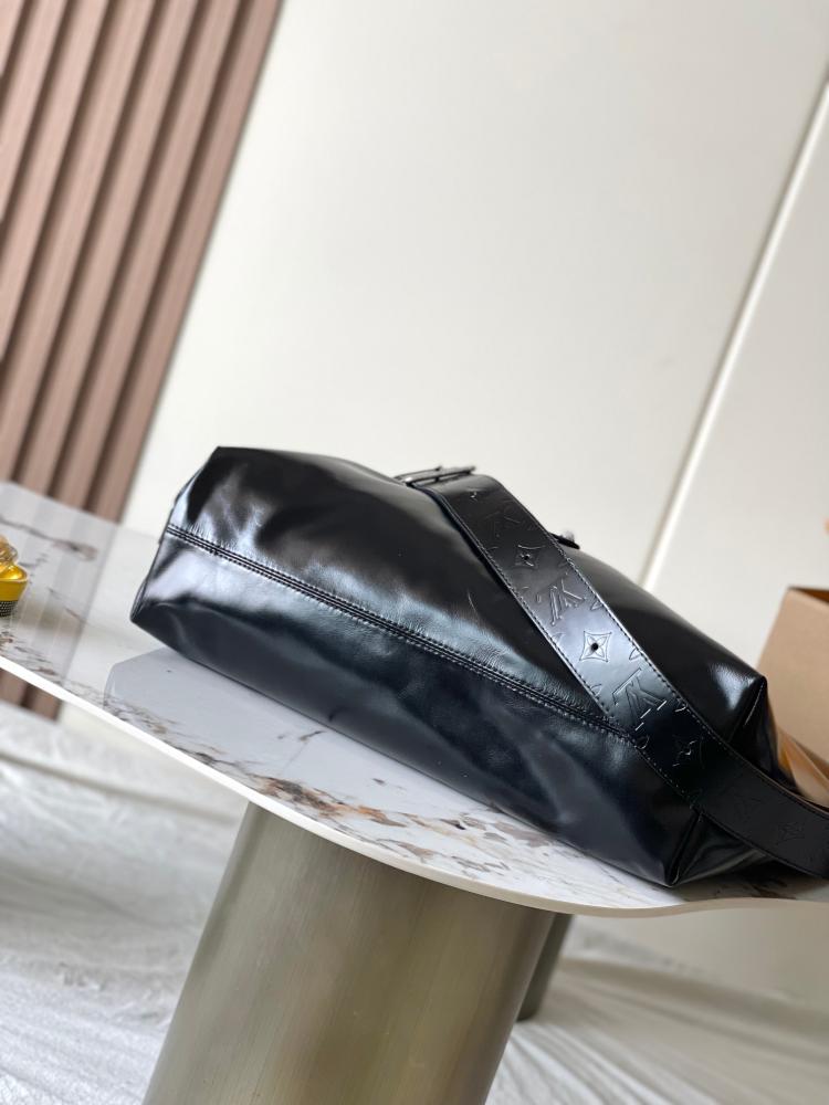 حقيبة لويس فيتون يد LV METIS