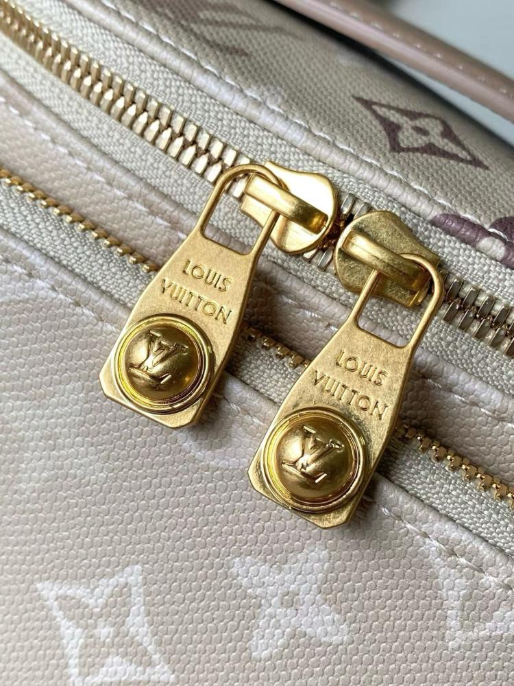 حقيبة لويس فيتون خصر راش M29274