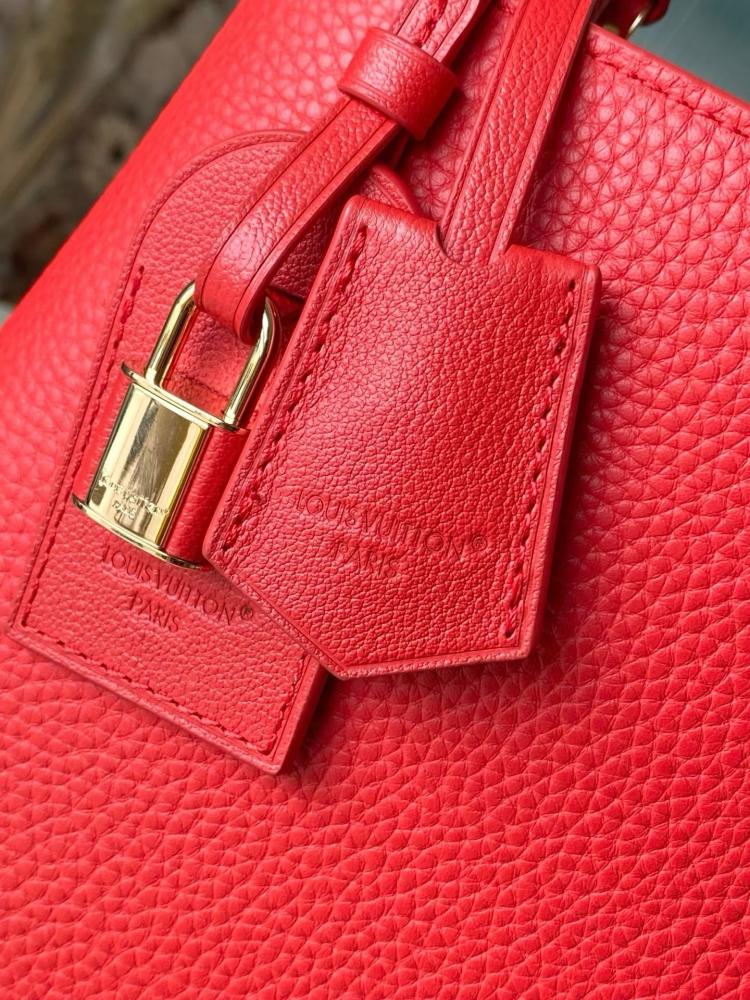 حقيبة لويس فيتون LV Capucines