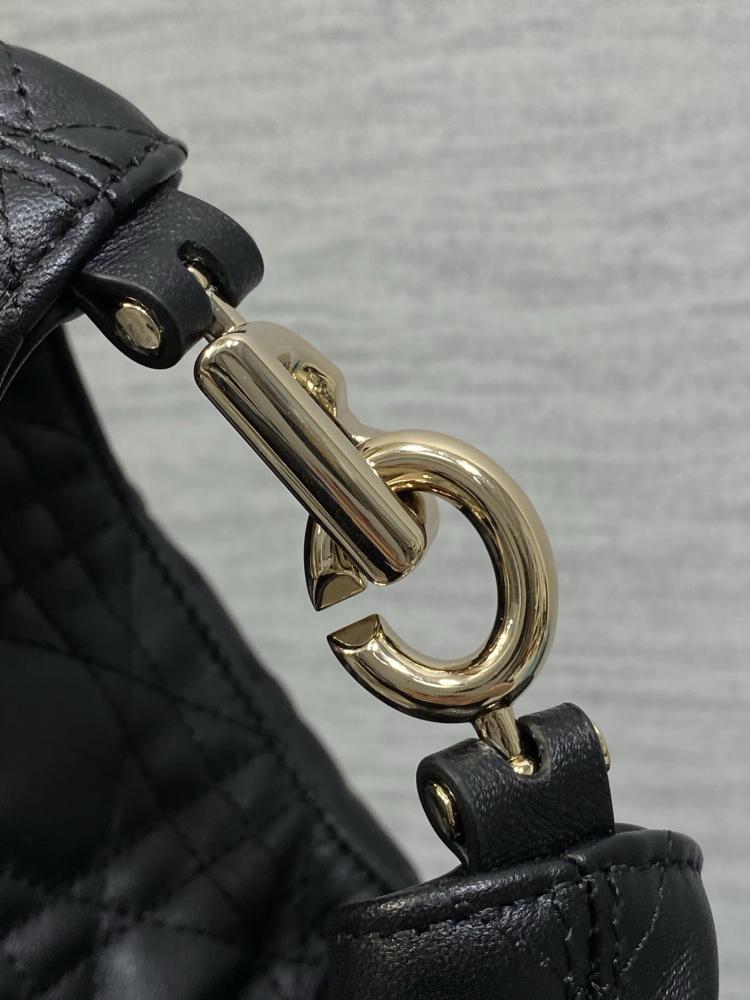 حقيبة ديور الشتوية
