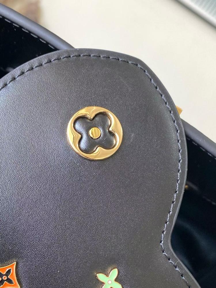 حقيبة لويس فيتون M27637 كابوسين