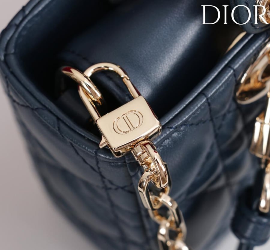 حقيبة ديور D-joy