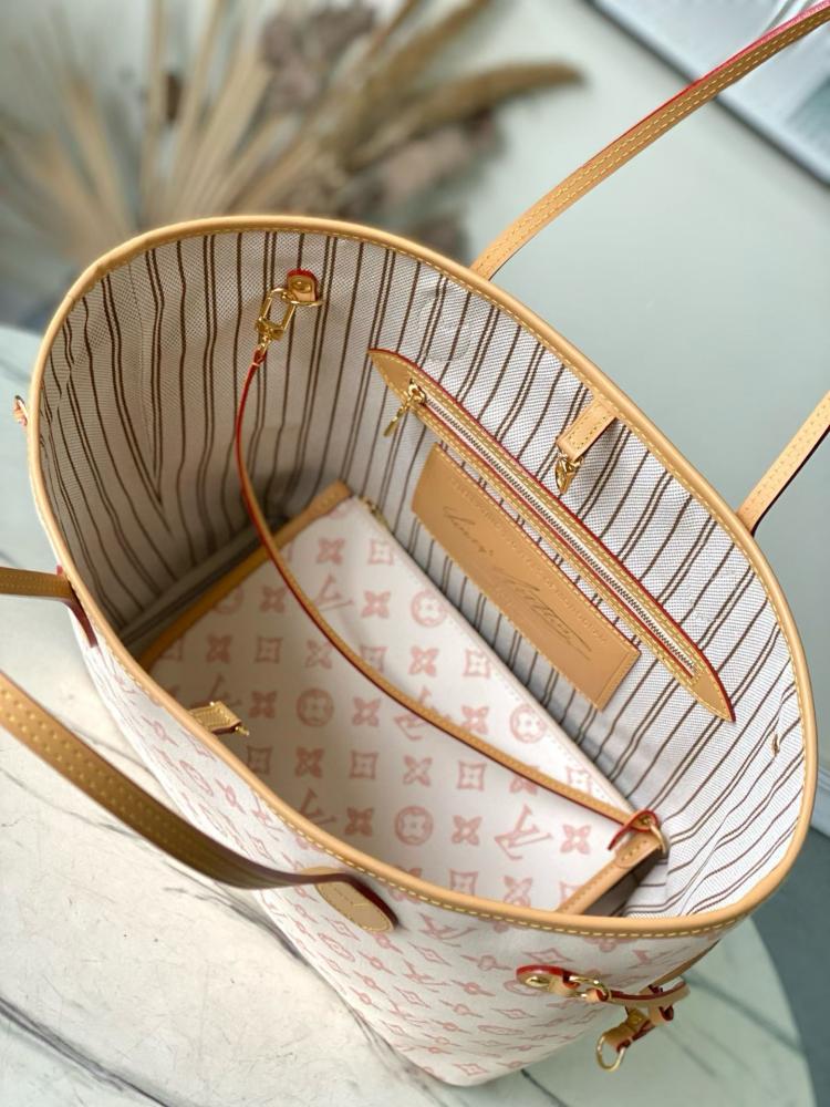 حقيبة لويس فيتون من طراز Neverfull