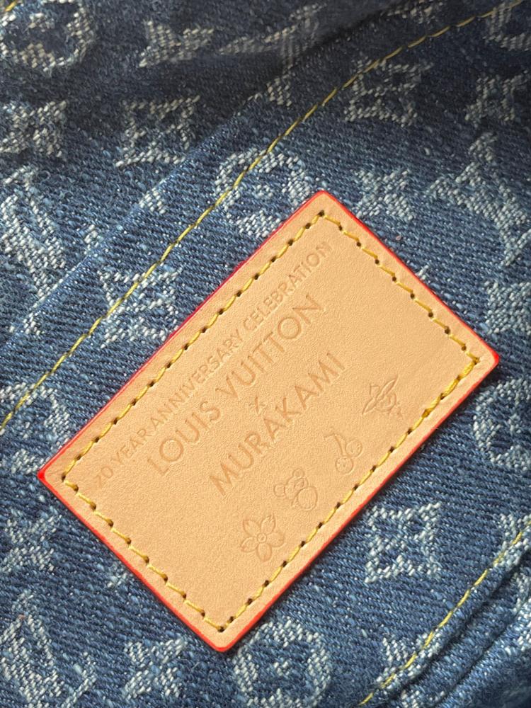حقيبة لويس فيتون Pochette Accessoires