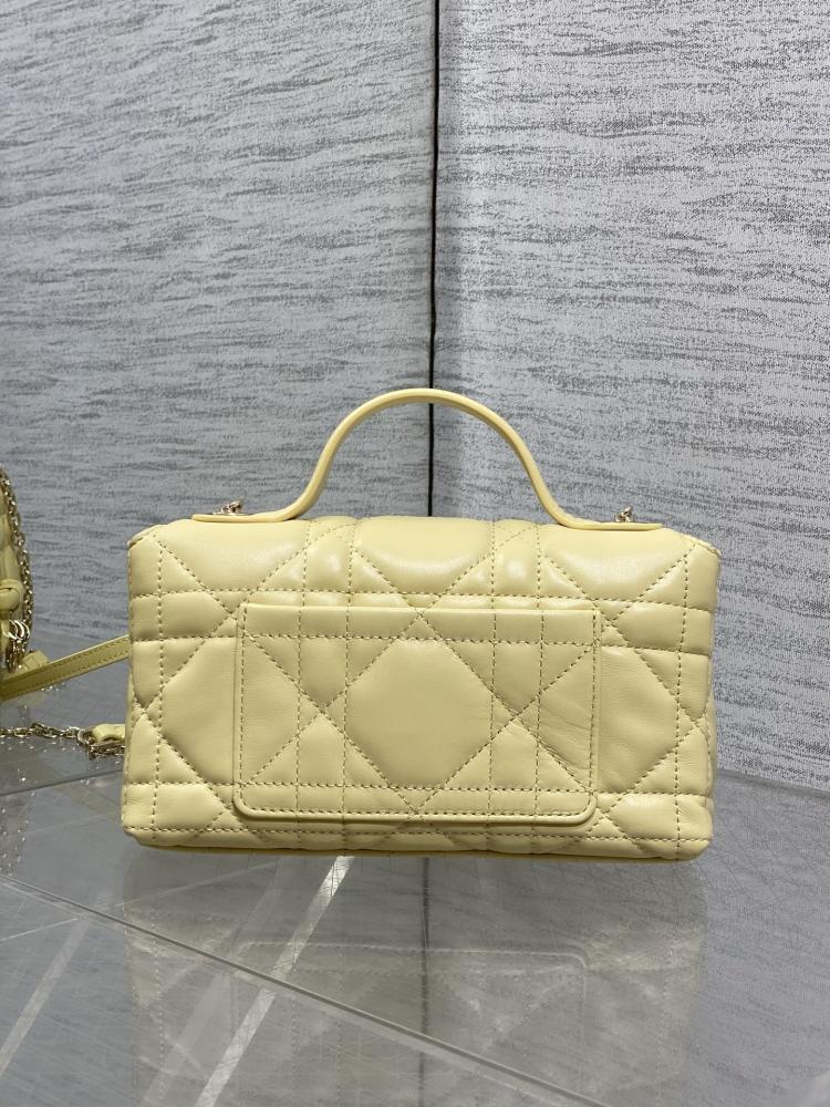 حقيبة ديور WOC