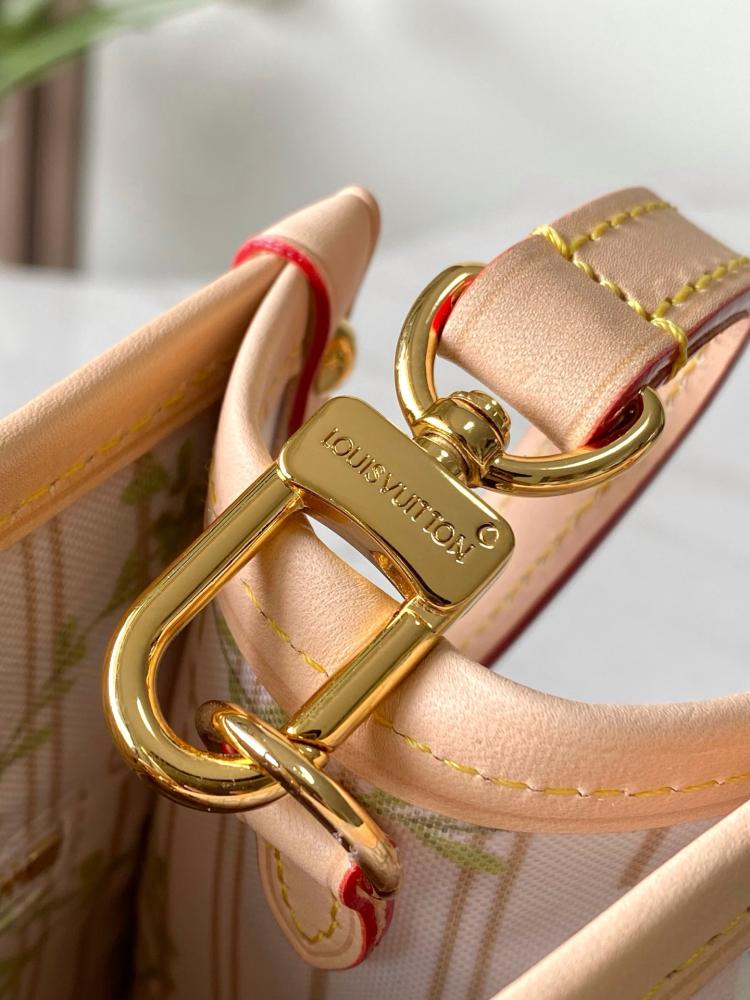 حقيبة لويس فيتون LV Stamp All In BB