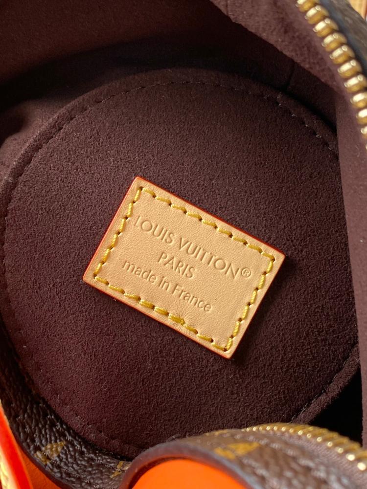 حقيبة لويس فيتون يد ACE BAG