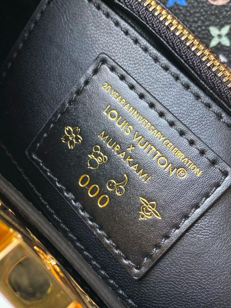 حقيبة لويس فيتون M27636 كابوسين