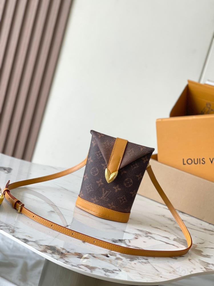 حقيبة لويس فيتون Envelope Pouch
