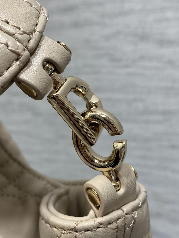 حقيبة ديور الشتوية