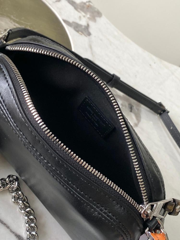 حقيبة لويس فيتون Pochette Vibe