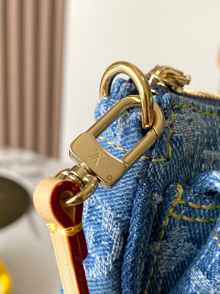 حقيبة لويس فيتون ملحقات البضائع