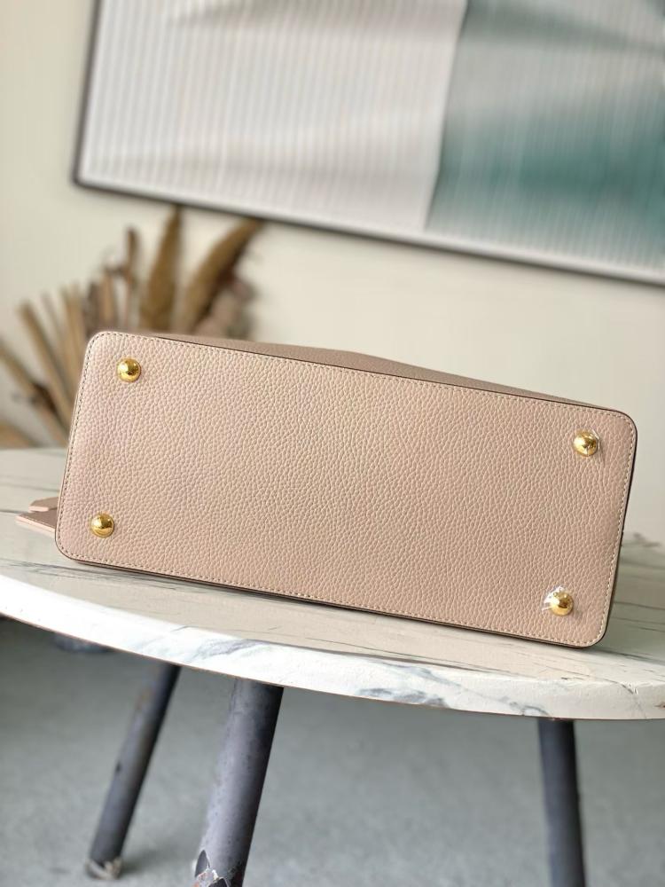 حقيبة لويس فيتون LV Capucines