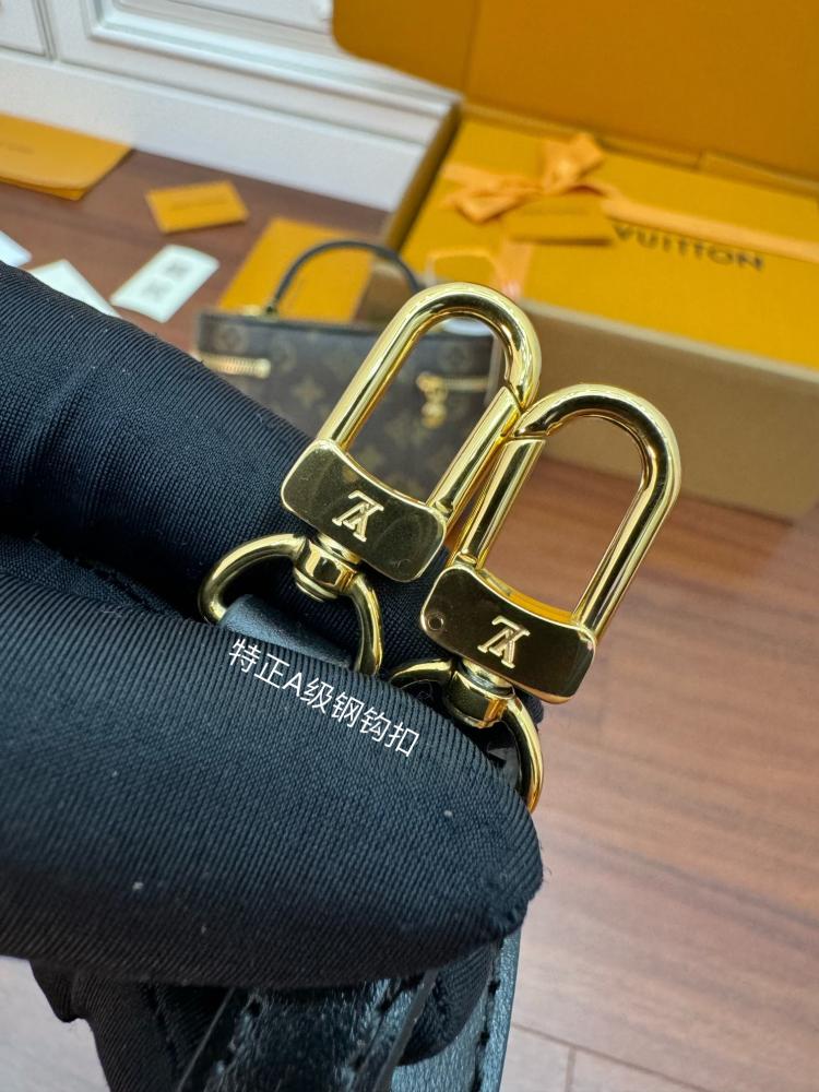 حقيبة لويس فيتون 163 Dynamic UID