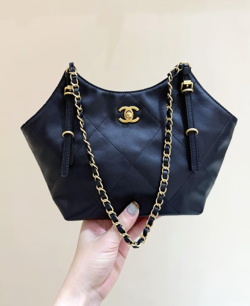 حقيبة تسوق صغيرة من شانيل 1 26C