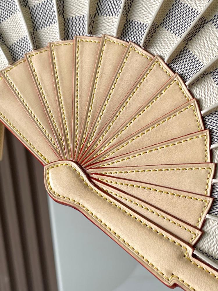 حقيبة لويس فيتون يد LV FAN