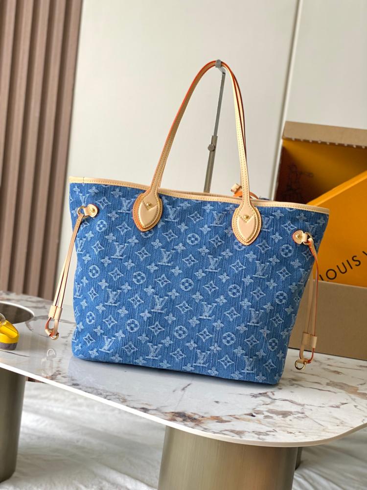 حقيبة لويس فيتون من ماركة Neverfull
