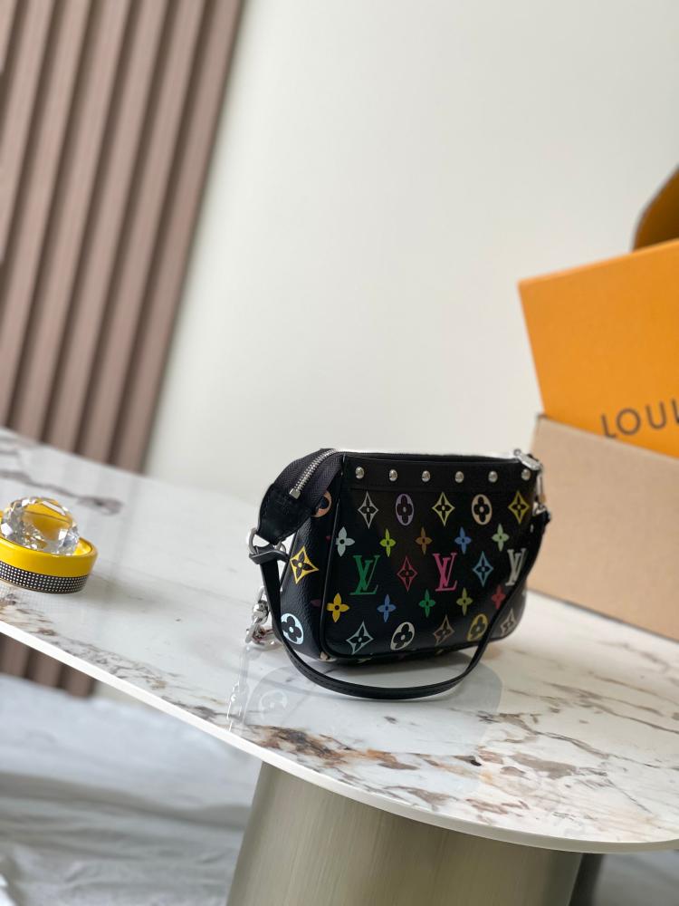 حقيبة لويس فيتون يد Pochette Accessoires