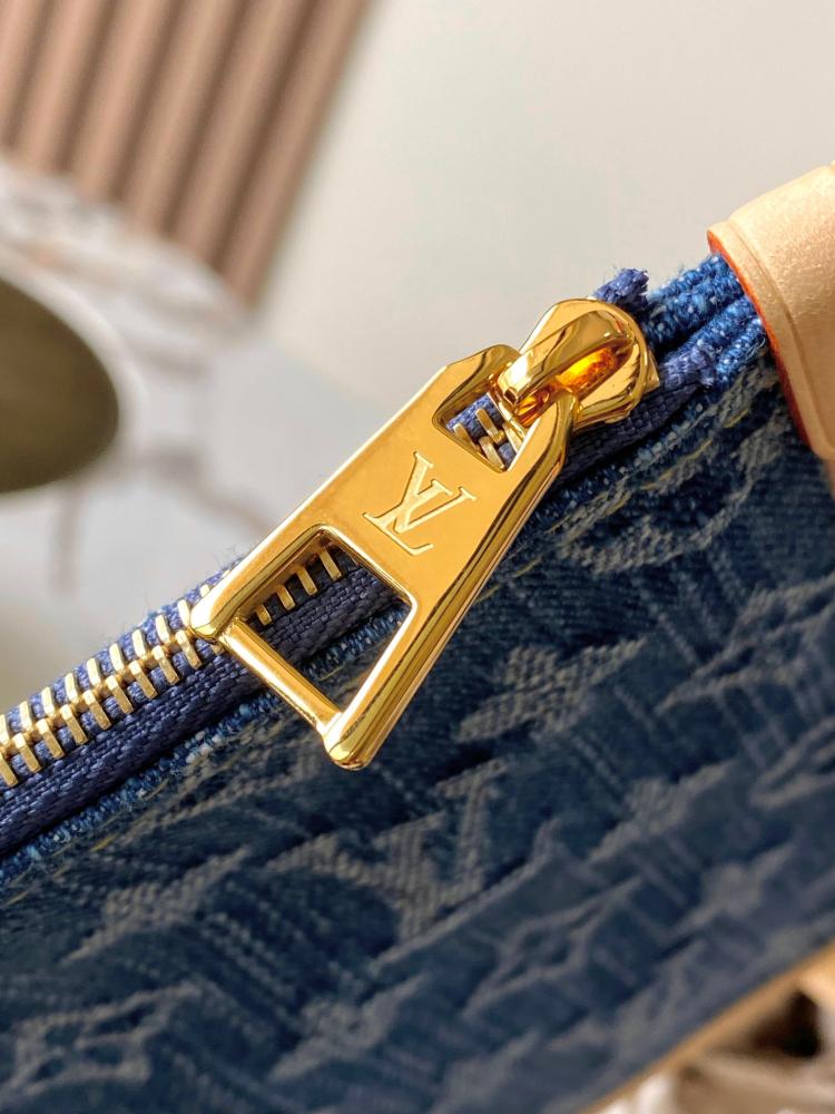 حقيبة لويس فيتون من ماركة Neverfull