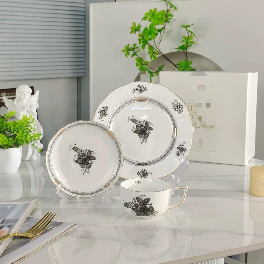 طقم صحون Herend Porcelain
