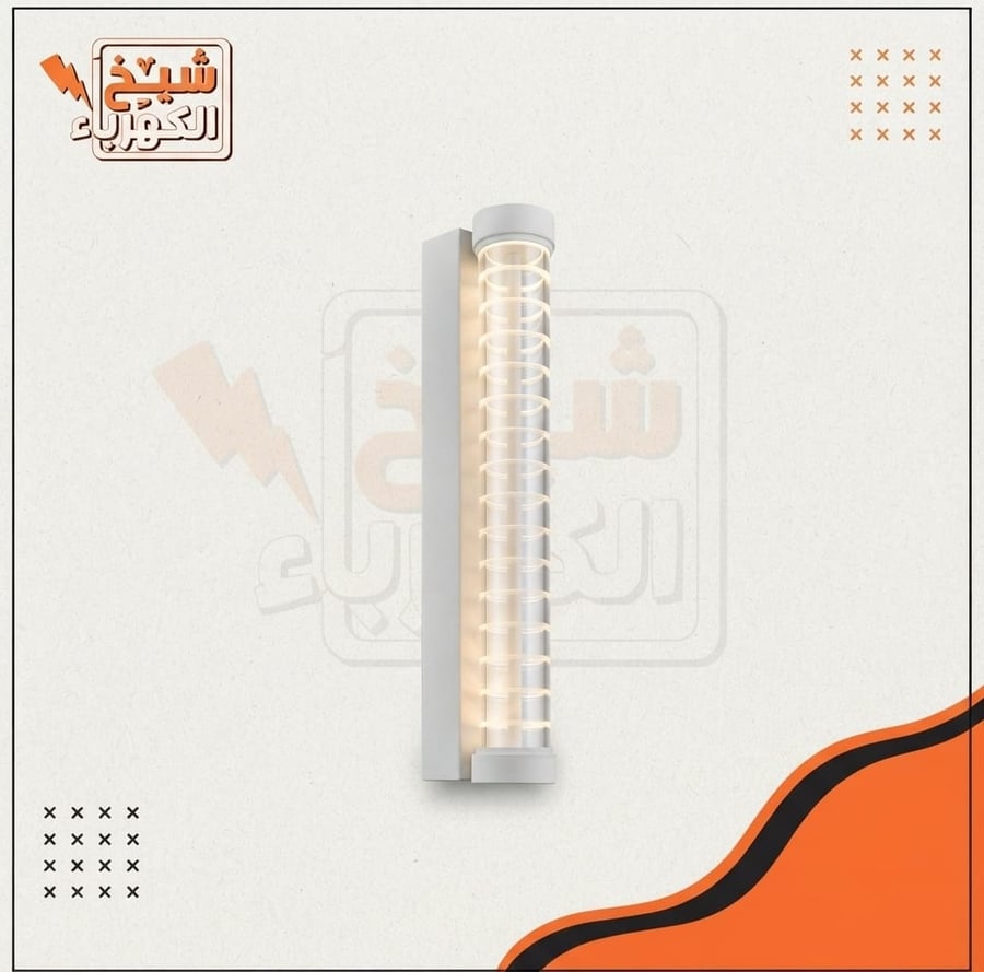 أبليك جداري خارجي أسود بتصميم أسطواني طويل مضلع مع إضاءة ليد طولية، لإضاءة ديكورية متناسقة
