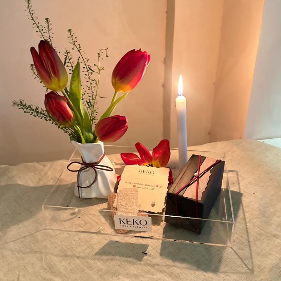 عطر كارتير باشا -تنسيق كلاسيك مع توليب طبيعي