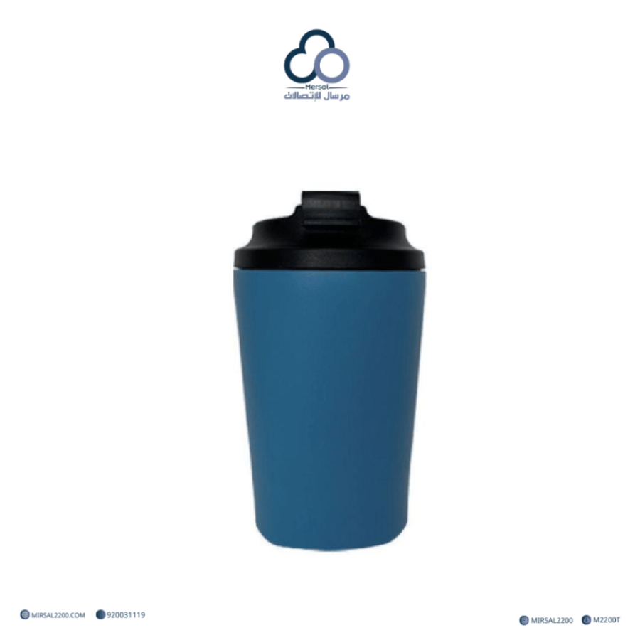 كوب مشروبات ساخنة من ازرق